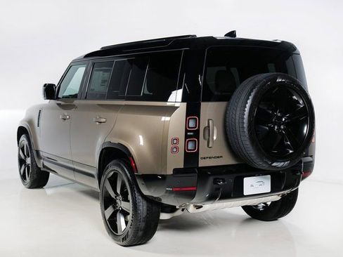 New 2026 Land Rover Defender 110 X-Dynamic SE image 33
