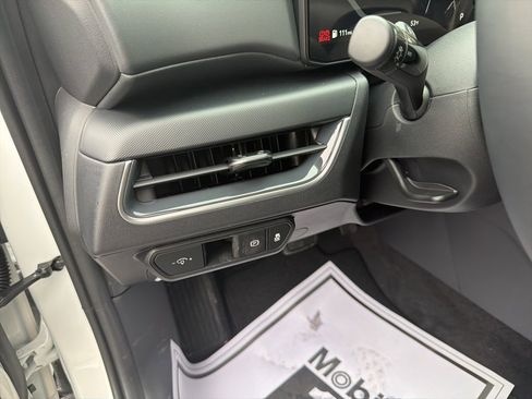 New 2025 Kia K4 EX image 32