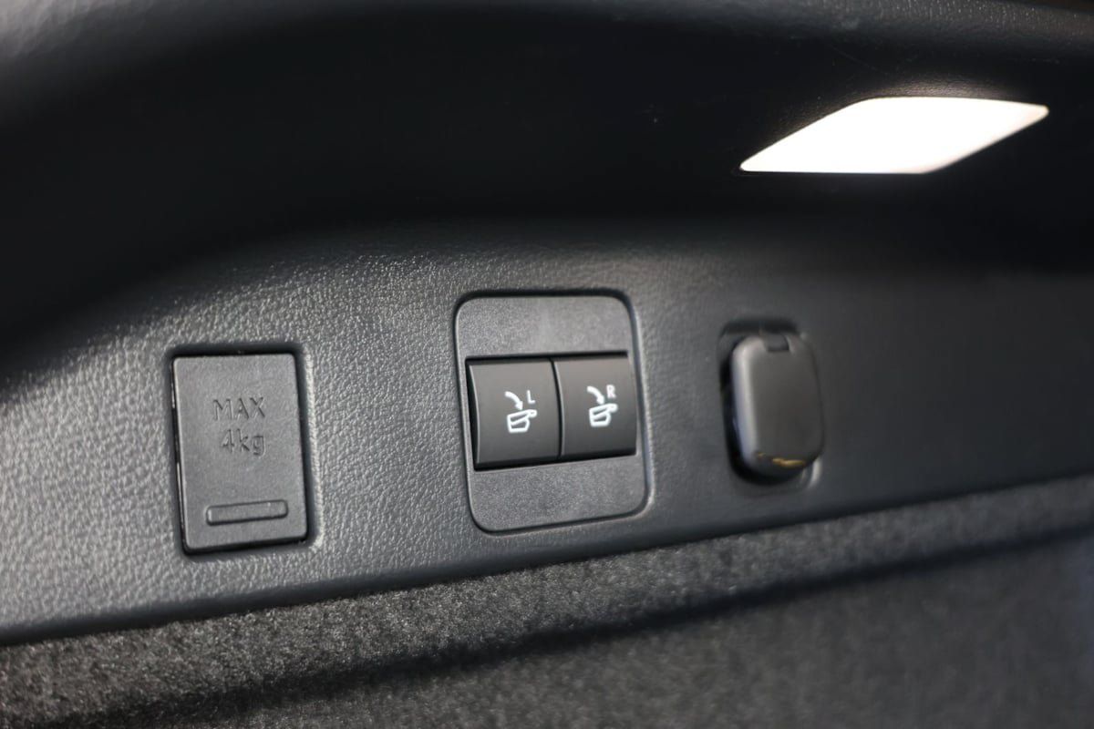 Used 2025 Lexus RX 350 Premium w/ Accessory Package AWD/4WD image 44