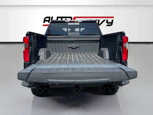 Used 2024 Chevrolet Silverado 1500 LT Trail Boss w/ Convenience Package II AWD/4WD image 28
