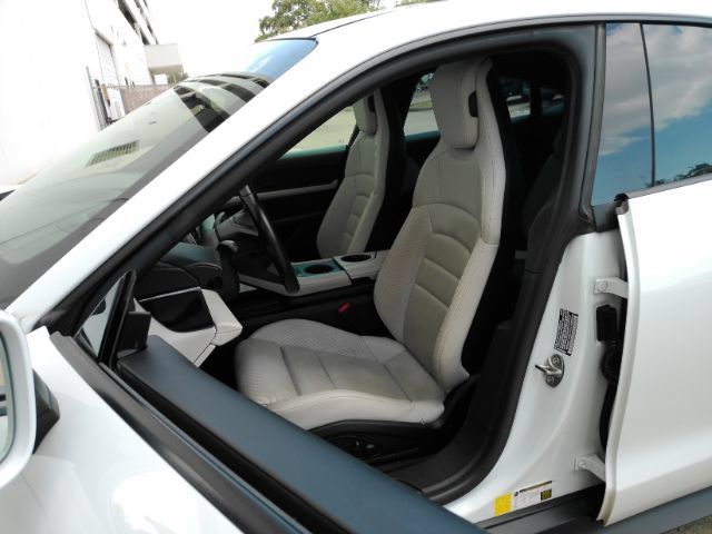 Used 2022 Porsche Taycan RWD image 15