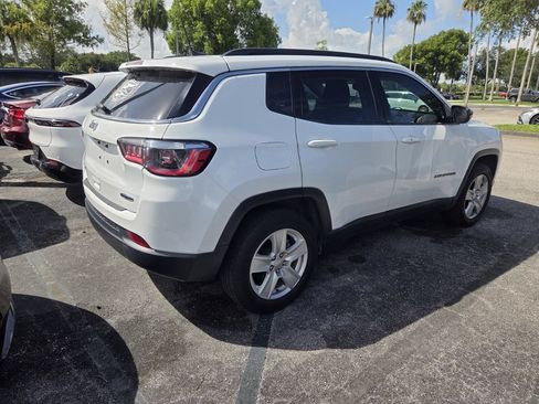 Used 2022 Jeep Compass Latitude AWD/4WD image 5