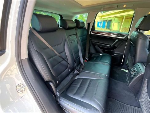 Used 2011 Volkswagen Touareg VR6 AWD/4WD image 20