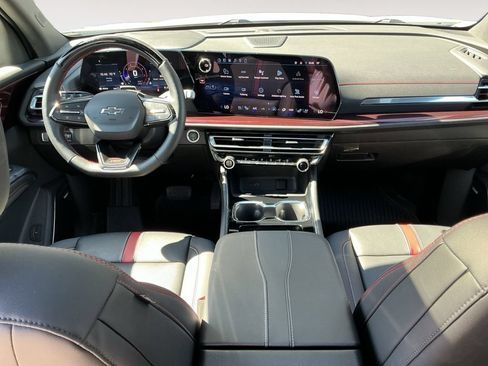 Certified 2026 Chevrolet Traverse RS w/ LPO, Floor Liner Package AWD/4WD image 17
