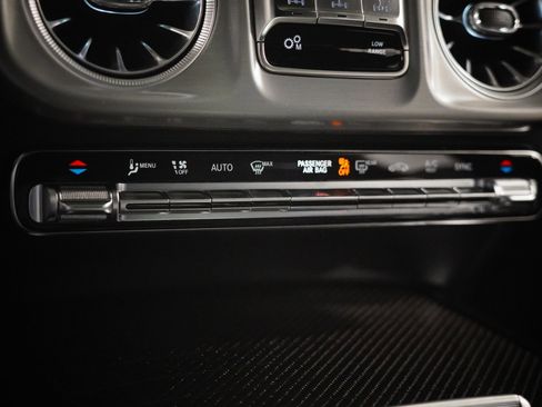 Certified 2025 Mercedes-Benz G 63 AMG AMG G 63 image 29