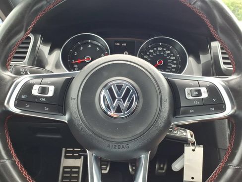 Used 2016 Volkswagen Golf 4-Door FWD image 5
