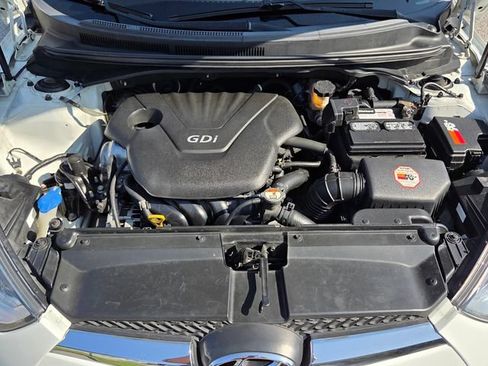 Used 2013 Hyundai Veloster w/ Tech Pkg FWD image 21