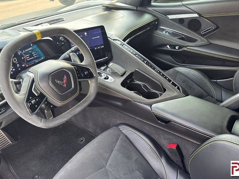 Used 2023 Chevrolet Corvette Stingray Premium Cpe w/ Z51 Performance Package RWD image 10