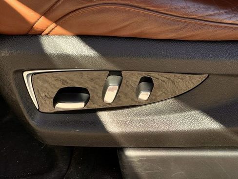 Used 2018 Cadillac Escalade ESV Premium Luxury image 24