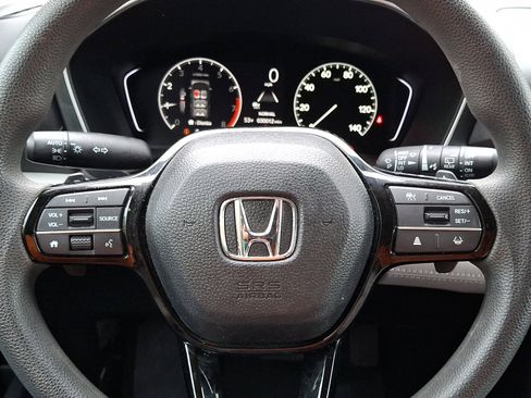 Used 2023 Honda Pilot LX image 14