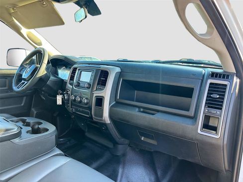 Used 2022 RAM 1500 Tradesman w/ Chrome Appearance Group image 29