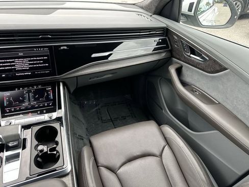 Used 2022 Audi Q8 Prestige image 16