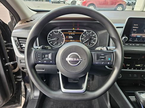Used 2022 Nissan Rogue SV AWD/4WD image 18