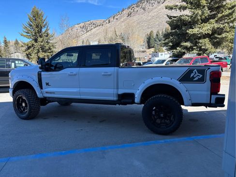 New 2026 Ford F250 Lariat w/ Black Appearance Package image 11