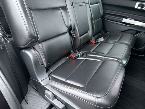 Used 2023 Ford Explorer XLT w/ Equipment Group 202A image 21