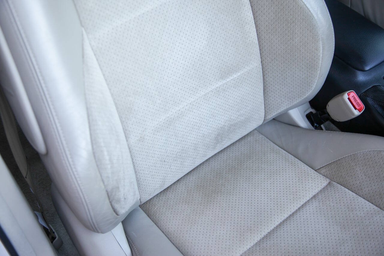 Used 2001 Lexus IS 300 w/ Leather Trim Pkg RWD image 66