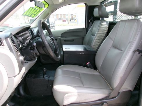 Used 2012 Chevrolet Silverado 2500 W/T w/ Snow Plow Prep Package image 11