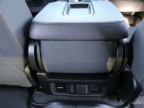 Used 2025 Chevrolet Silverado 1500 RST w/ LPO, Dark Essentials Package AWD/4WD image 31