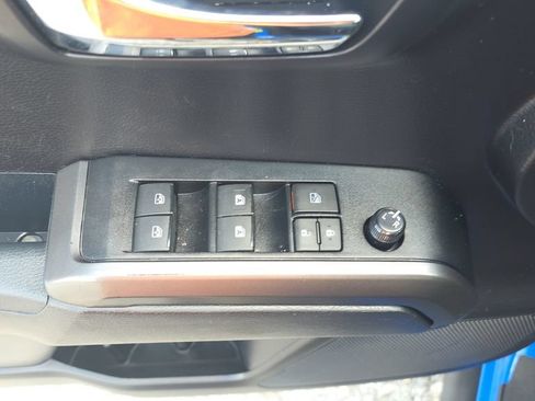 Used 2021 Toyota Tacoma TRD Off-Road w/ Technology Package AWD/4WD image 11