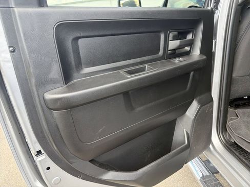Used 2024 RAM 2500 Tradesman w/ Chrome Appearance Group AWD/4WD image 12