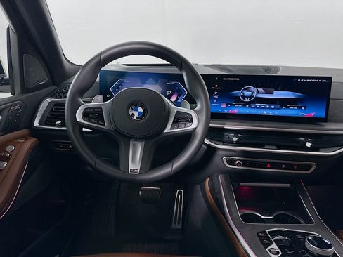 Certified 2025 BMW X7 xDrive40i w/ Executive Package image 23