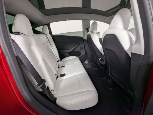 Used 2024 Tesla Model Y Long Range image 32