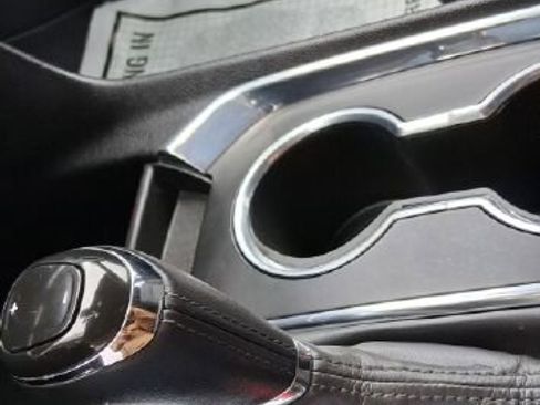 Used 2018 Chevrolet Traverse LT image 26