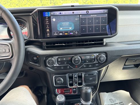 Used 2026 Jeep Wrangler Unlimited Sport AWD/4WD image 25