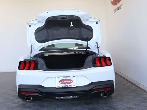 Used 2025 Ford Mustang Coupe RWD image 5