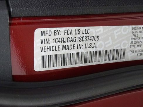 New 2025 Jeep Grand Cherokee Laredo image 19