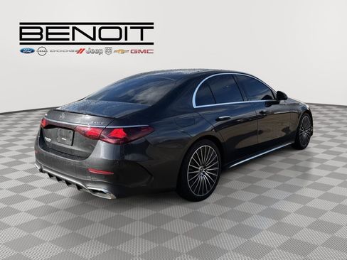Used 2024 Mercedes-Benz E 350 4MATIC Sedan image 5