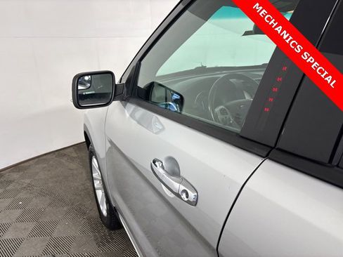 Used 2015 Ford Explorer XLT w/ Equipment Group 202B image 11