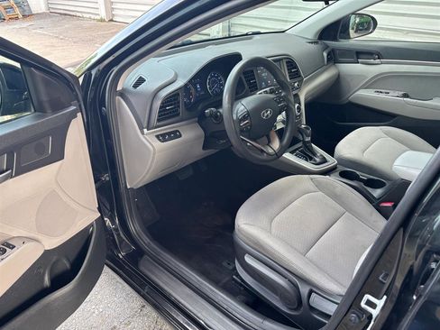 Used 2019 Hyundai Elantra SEL image 9