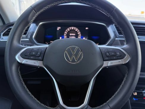 Used 2023 Volkswagen Tiguan SE FWD image 21