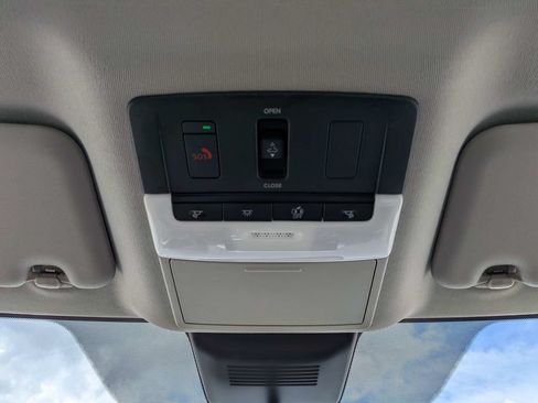 Used 2025 Nissan Sentra SR w/ SR Premium Package FWD image 26