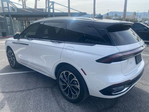 Used 2024 Lincoln Nautilus Reserve w/ Equipment Group 202A image 7