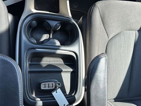 Used 2018 Chrysler Pacifica Touring Plus FWD image 26