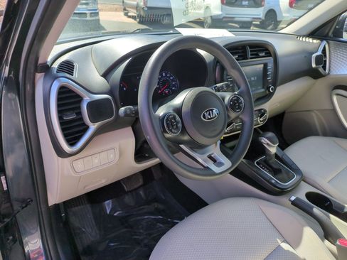 Used 2021 Kia Soul LX image 14
