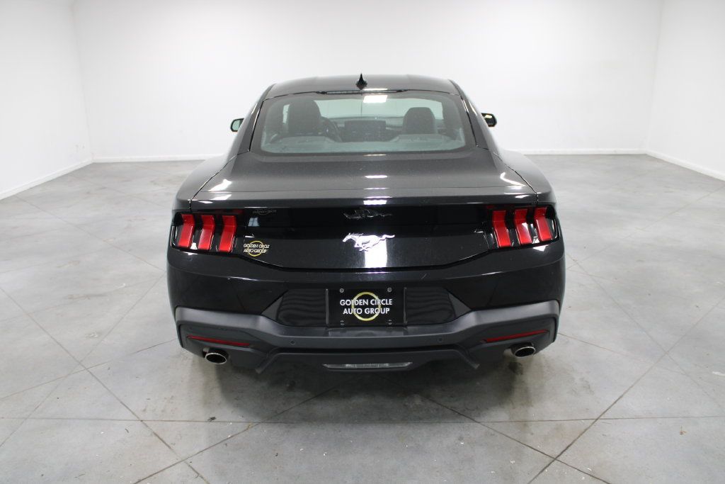 Used 2024 Ford Mustang Coupe RWD image 8