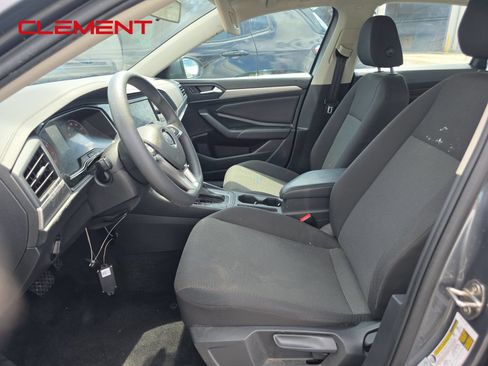 Used 2019 Volkswagen Jetta SE FWD image 4