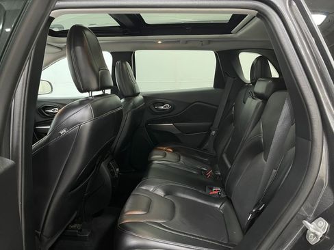 Used 2021 Jeep Cherokee Limited image 30