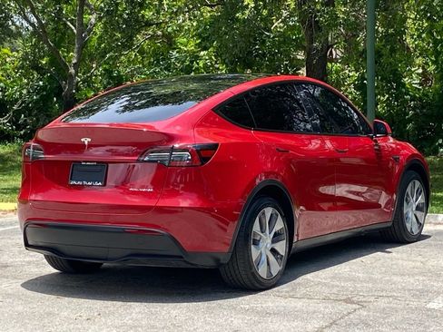 Used 2022 Tesla Model Y Long Range AWD/4WD image 8