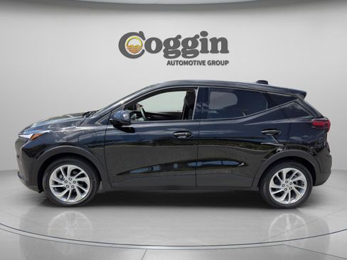 New 2027 Chevrolet Bolt LT w/ Comfort Package FWD image 2