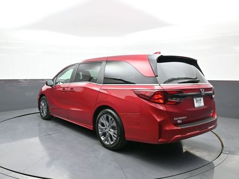 Used 2025 Honda Odyssey Touring image 8