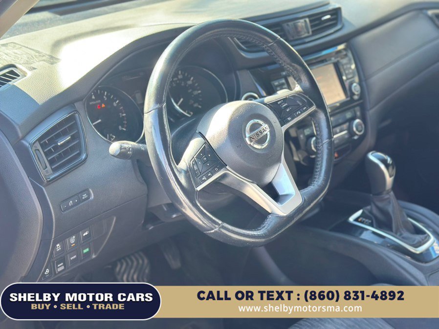Used 2017 Nissan Rogue SV w/ SV Premium Package AWD/4WD image 10
