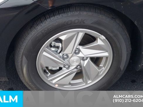 Certified 2026 Hyundai Elantra SE FWD image 11