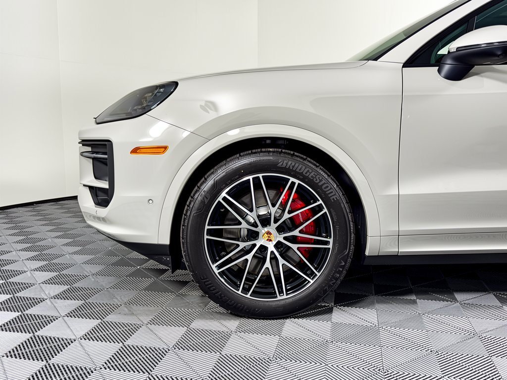 Certified 2026 Porsche Cayenne S AWD/4WD image 13
