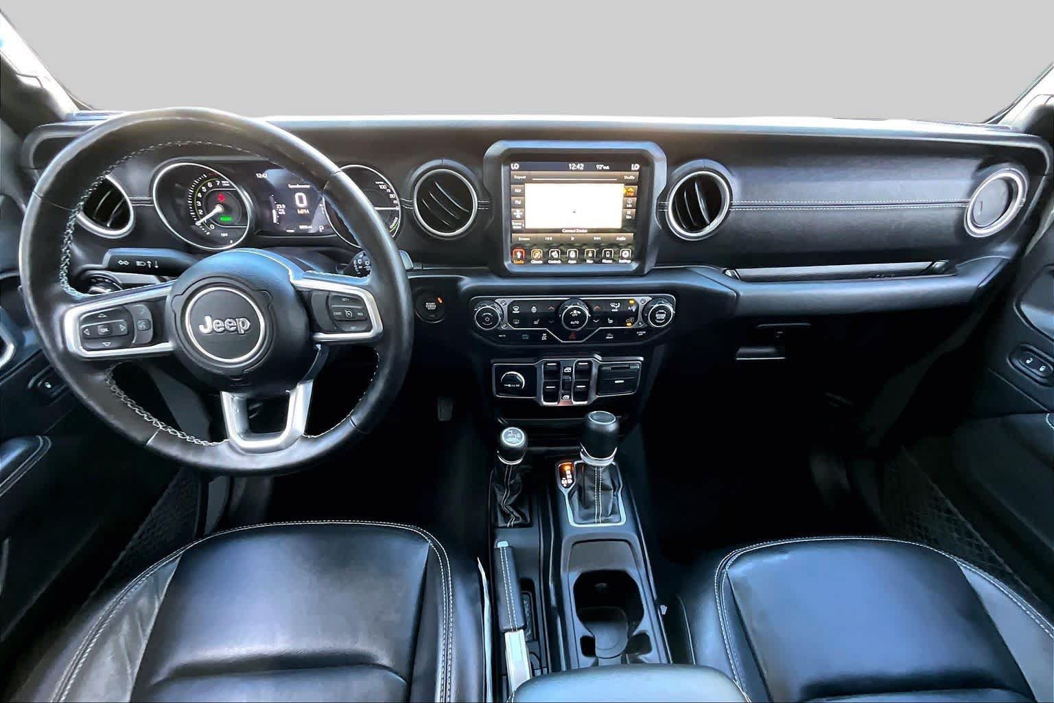 Used 2023 Jeep Wrangler Unlimited Sahara w/ Cold Weather Group AWD/4WD image 15