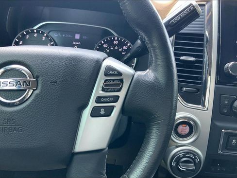 Used 2022 Nissan Titan SV w/ SV Convenience Package AWD/4WD image 20