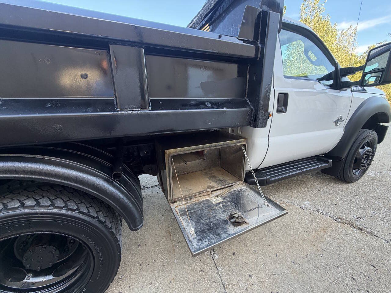 Used 2014 Ford F550 4x4 Regular Cab Super Duty image 16